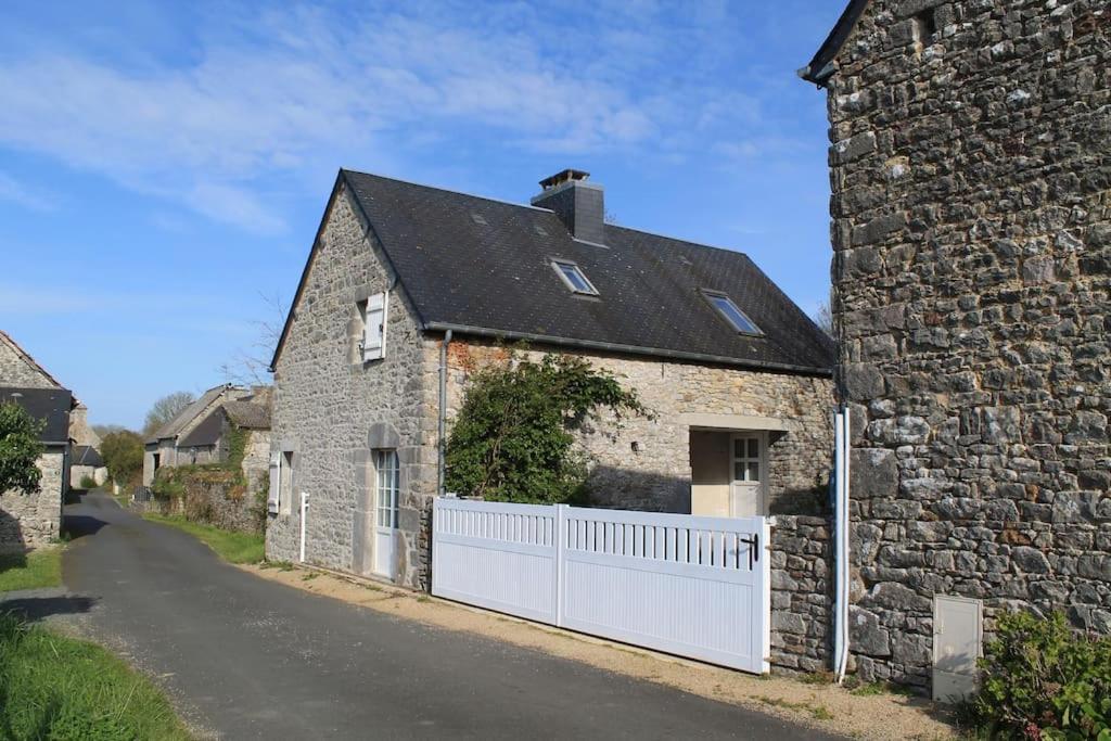 Gite Les Pommiers Montchaton Exteriér fotografie